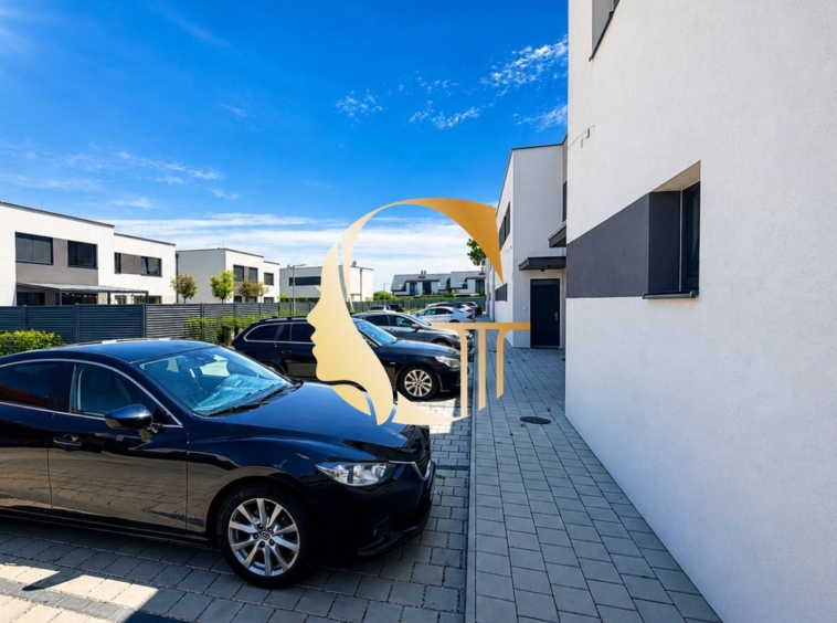 GODDESS PROPERTY – PREDAJ – moderný 3-izbový mezonetový byt – NOVOSTAVBA -1 parking – záhrada 58 m2 – Topoľová ulica –  ROVINKA