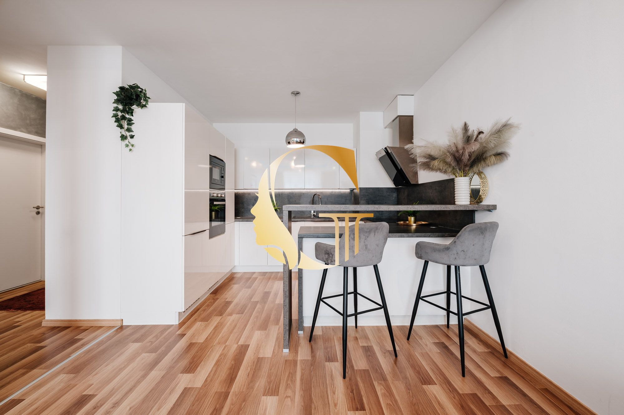 GODDESS PROPERTY – REZERVOVANÉ – PREDAJ – 2 izbový byt 55 m2 s LOGGIOU – 2x parking – NOVOSTAVBA – moderný – KLIMATIZÁCIA – Béžová ulica – PETRŽALKA