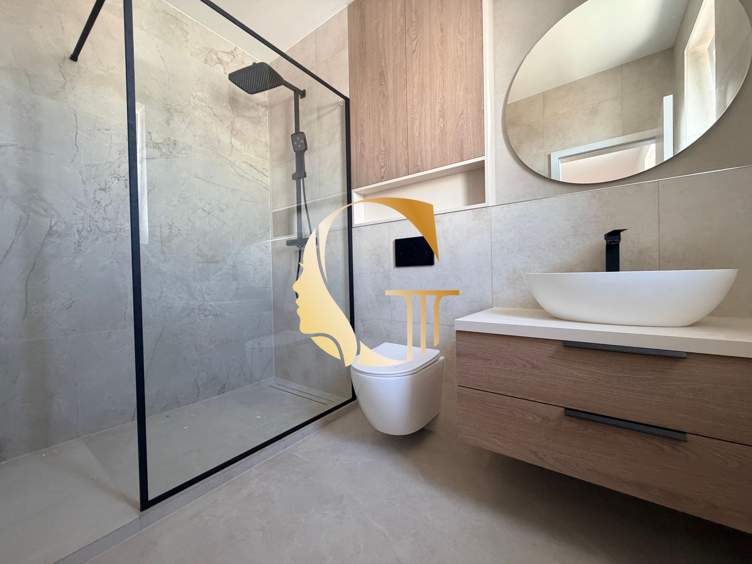 GODDESS PROPERTY – PREDAJ – moderný 3-izbový mezonetový byt – NOVOSTAVBA -1 parking – záhrada 58 m2 – Topoľová ulica –  ROVINKA