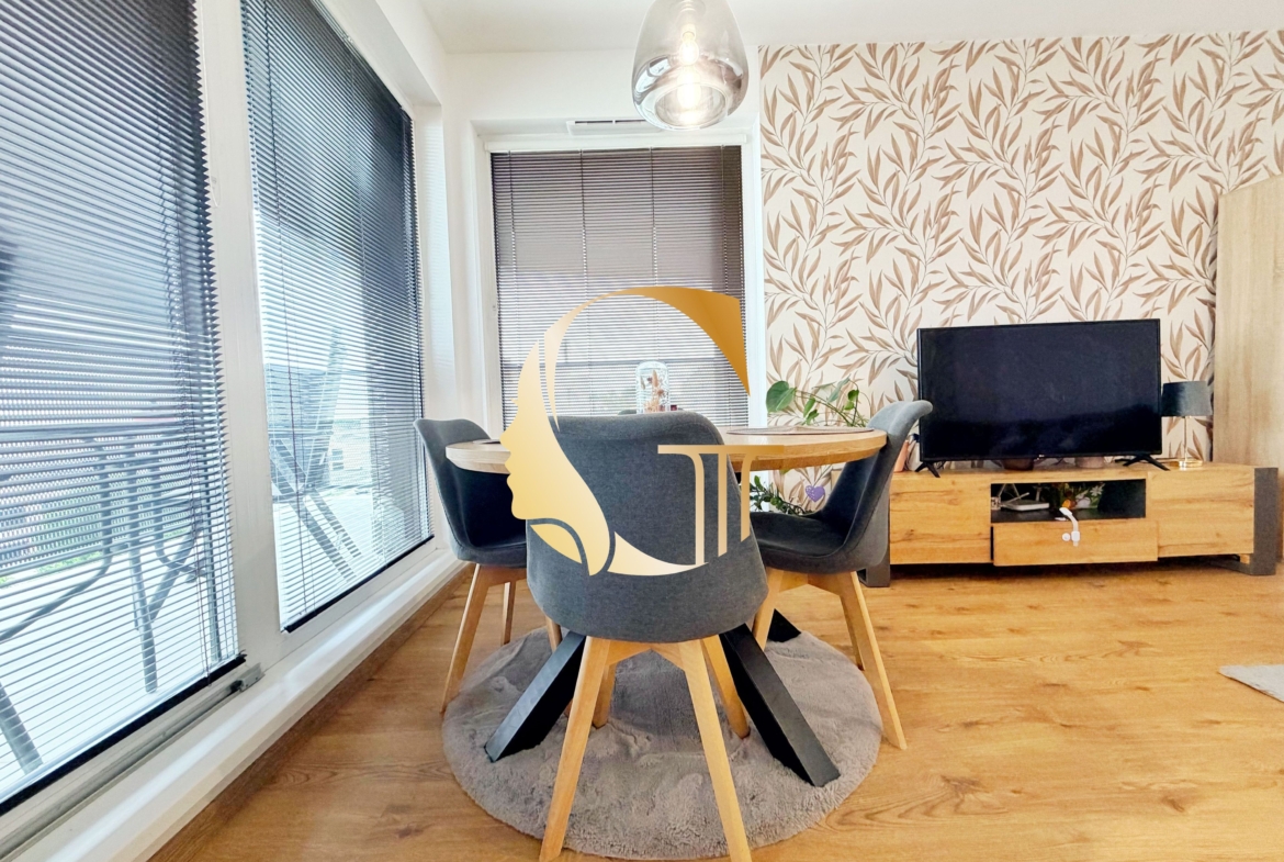 GODDESS PROPERTY – REZEROVANÉ – PRENÁJOM – 2 izbový byt 55 m2 s TERASOU 13 m2 – novostavba –  GARÁŽOVÉ STÁTIE –  zariadený – Slnečnicová – ROVINKA