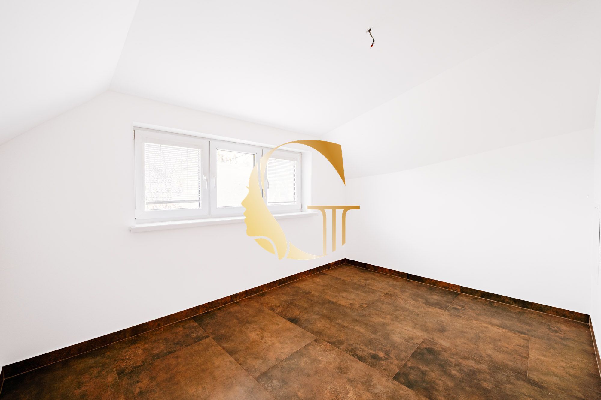 GODDESS PROPERTY – rezerované – PREDAJ – 6 izbový rodinný dom – parkovanie – PAŽITNÁ ulica – ŠAMORÍN