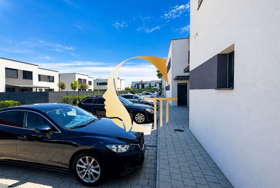 GODDESS PROPERTY – rezervované – moderný 3-izbový mezonetový byt – NOVOSTAVBA -1 parking – záhrada 58 m2 – Topoľová ulica –  ROVINKA