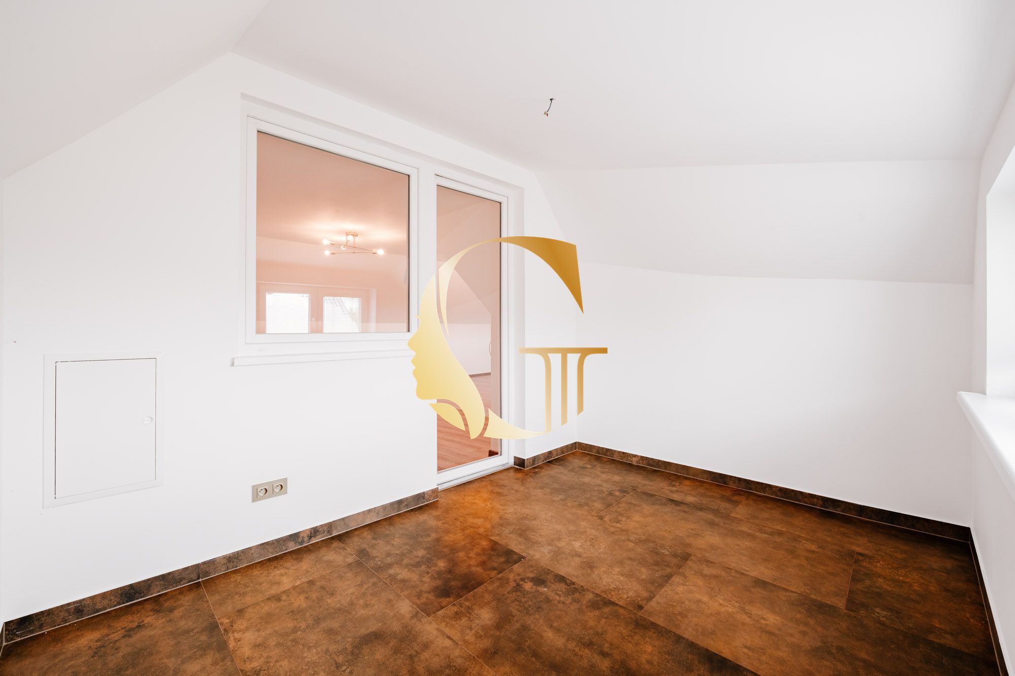 GODDESS PROPERTY – rezerované – PREDAJ – 6 izbový rodinný dom – parkovanie – PAŽITNÁ ulica – ŠAMORÍN