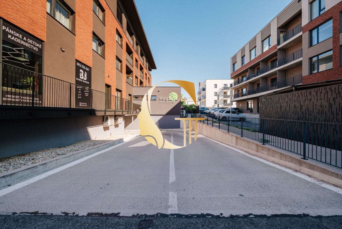 GODDESS PROPERTY – rezervované – PREDAJ 3 izbový byt 60 m2 s TERASOU 13,5 m2 – 2x parking a pivnica – Slnečnicová ulica – novostavba FLORET – ROVINKA