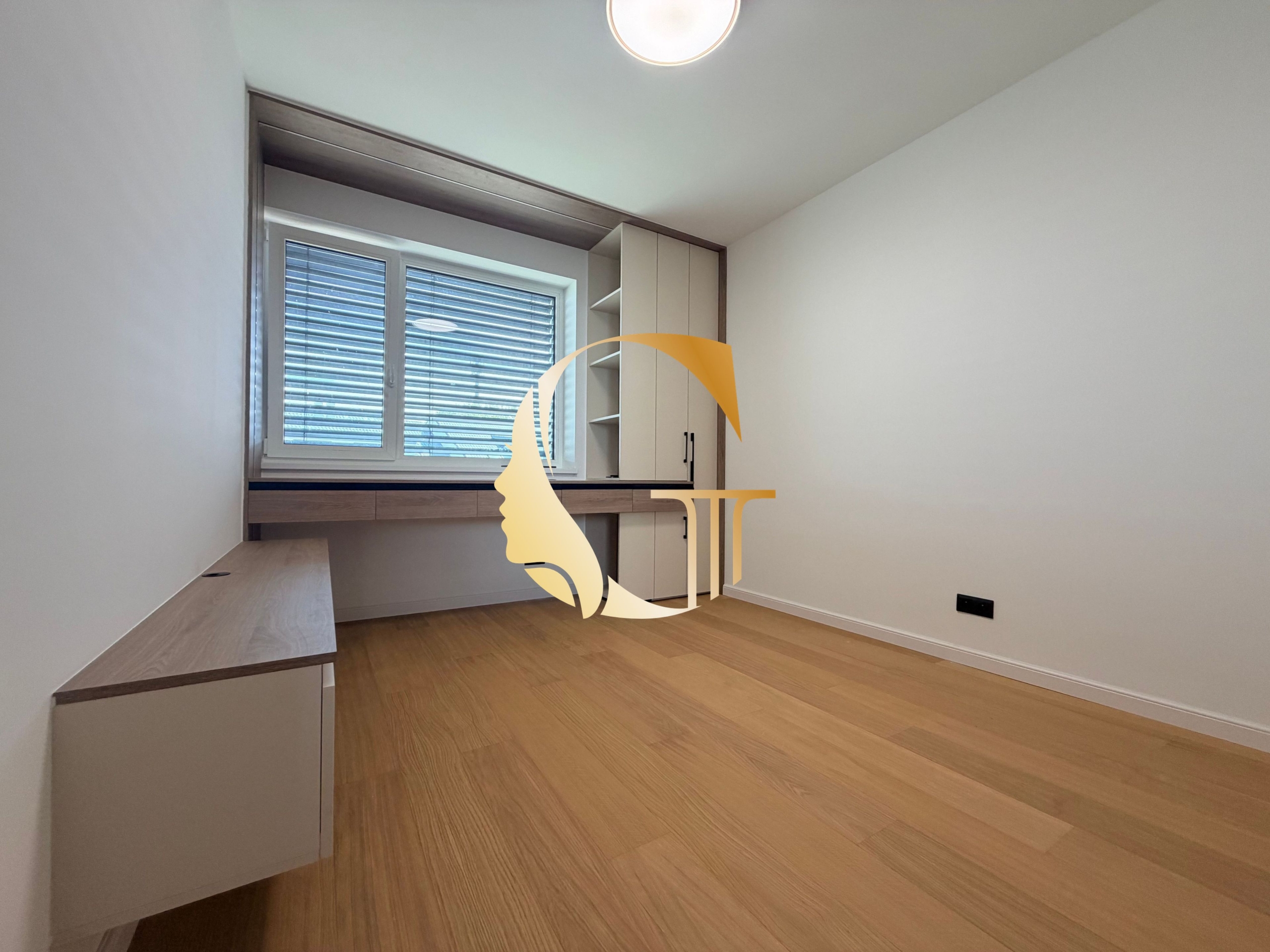 GODDESS PROPERTY – rezervované – moderný 3-izbový mezonetový byt – NOVOSTAVBA -1 parking – záhrada 58 m2 – Topoľová ulica –  ROVINKA