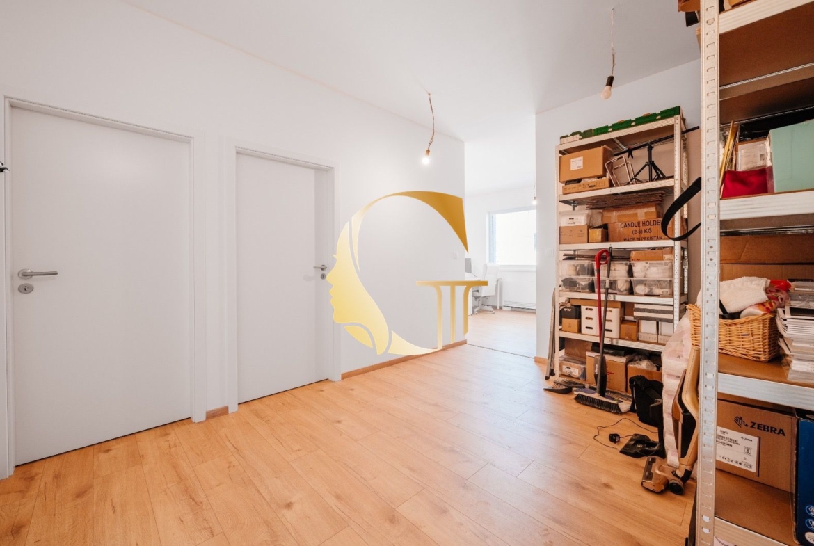 GODDESS PROPERTY – rezervované – PREDAJ 3 izbový byt 60 m2 s TERASOU 13,5 m2 – 2x parking a pivnica – Slnečnicová ulica – novostavba FLORET – ROVINKA