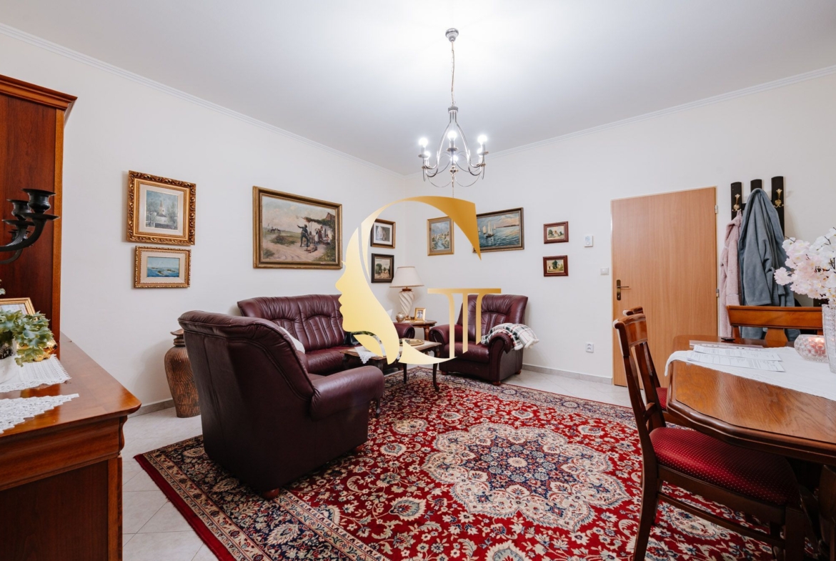 GODDESS PROPERTY- exkluzívne – PREDAJ – 9 izbový samostatný stojaci rodinný dom  372 m2 na pozemku 2 100 m2 – 2x garáž – 2x studňa –  OĽDZA