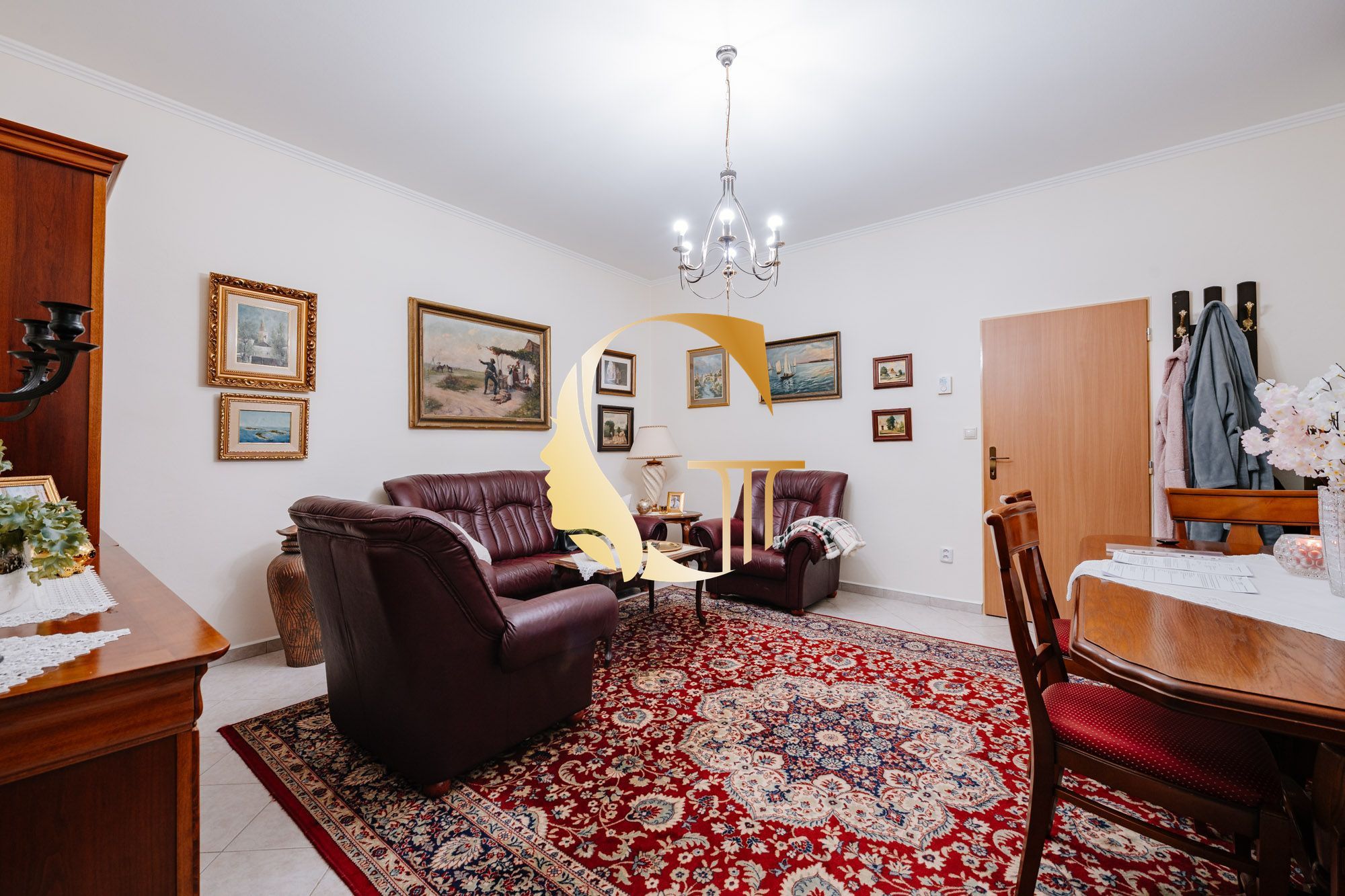 GODDESS PROPERTY- exkluzívne – PREDAJ – 9 izbový samostatný stojaci rodinný dom  372 m2 na pozemku 2 100 m2 – 2x garáž – 2x studňa –  OĽDZA