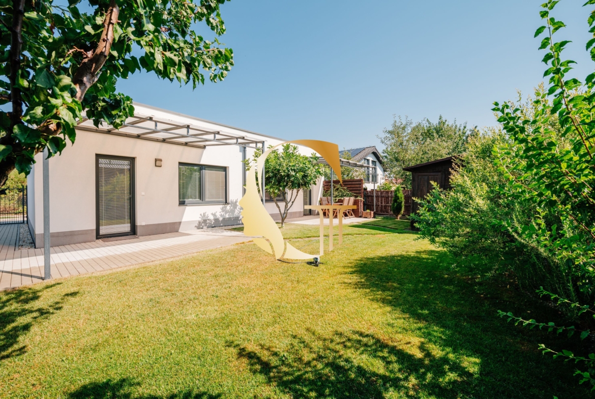 GODDESS PROPERTY – exkluzívne – PREDAJ – moderný – samostatne stojaci 4-izbový rodinný DOM 106 m2 – pozemok 292 m2 – Majerské Záhrady – VRAKUŇA