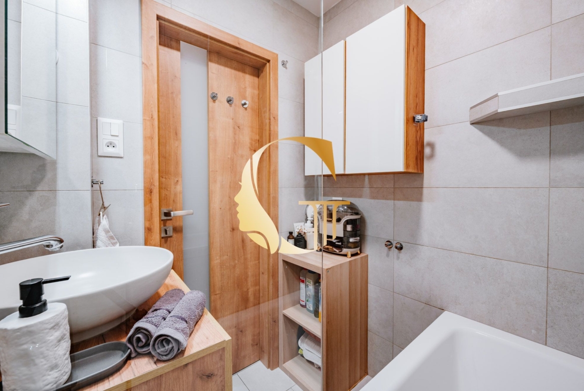 GODDESS PROPERTY – exkluzívne – PREDAJ 4 izbový byt 79 m2 – LOGGIA – atypický, moderný, zariadený – Hronská ulica – PODUNAJSKÉ BISKUPICE