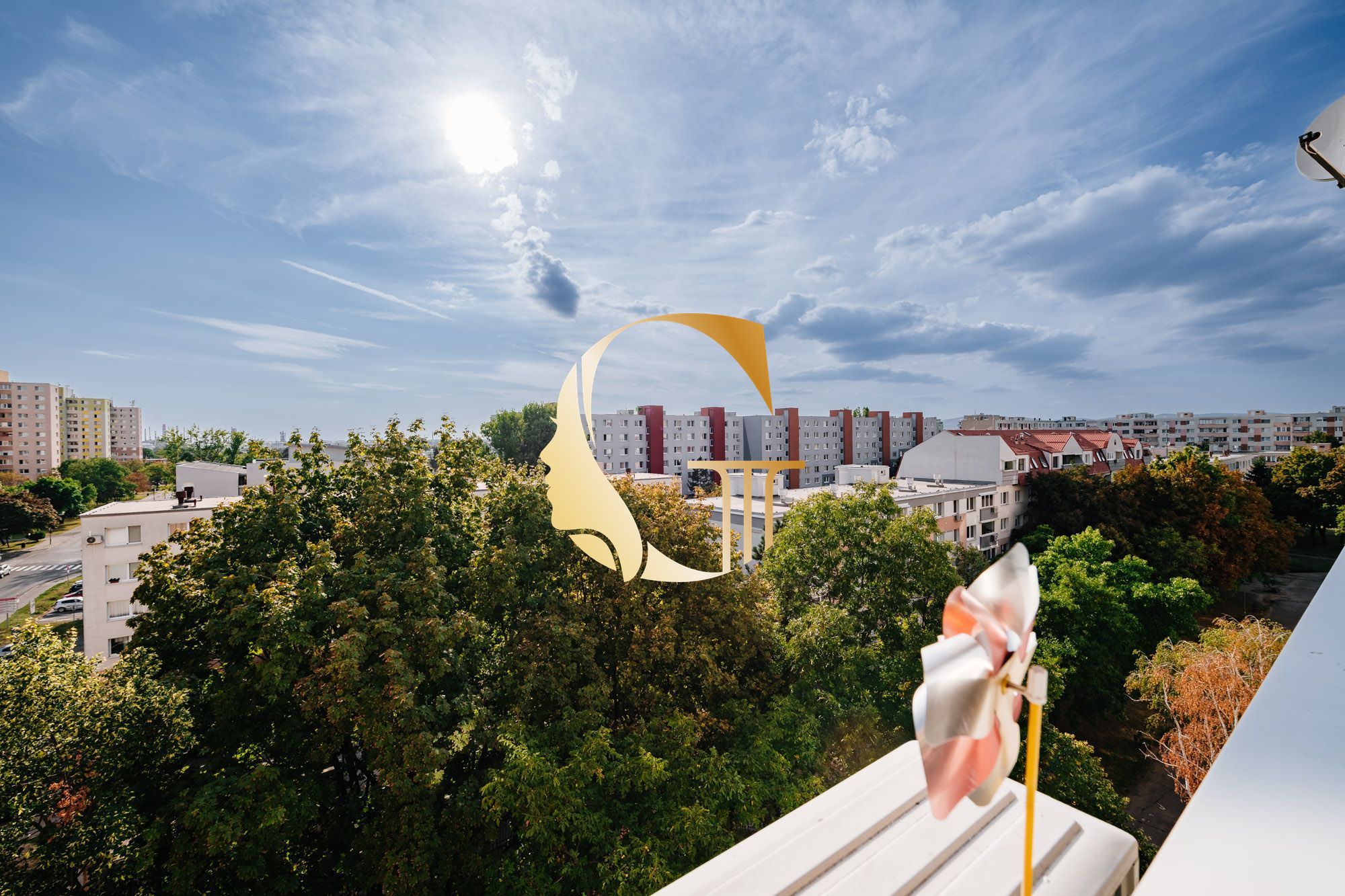 GODDESS PROPERTY – exkluzívne – PREDAJ 4 izbový byt 79 m2 – LOGGIA – atypický, moderný, zariadený – Hronská ulica – PODUNAJSKÉ BISKUPICE