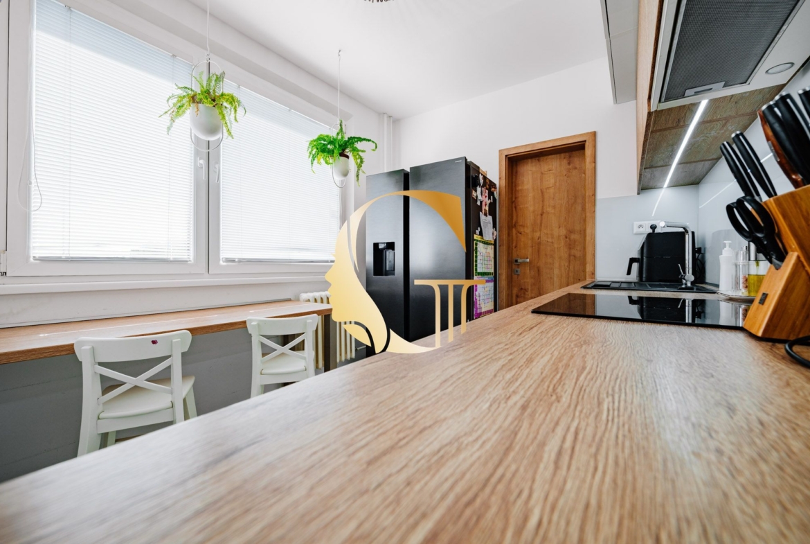 GODDESS PROPERTY – exkluzívne – PREDAJ 4 izbový byt 79 m2 – LOGGIA – atypický, moderný, zariadený – Hronská ulica – PODUNAJSKÉ BISKUPICE
