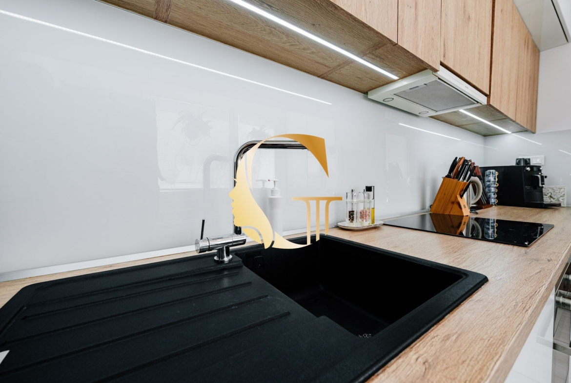 GODDESS PROPERTY – exkluzívne – PREDAJ 4 izbový byt 79 m2 – LOGGIA – atypický, moderný, zariadený – Hronská ulica – PODUNAJSKÉ BISKUPICE