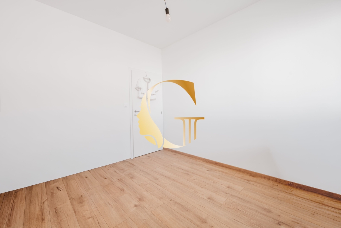 GODDESS PROPERTY – rezervované – PREDAJ 3 izbový byt 60 m2 s TERASOU 13,5 m2 – 2x parking a pivnica – Slnečnicová ulica – novostavba FLORET – ROVINKA