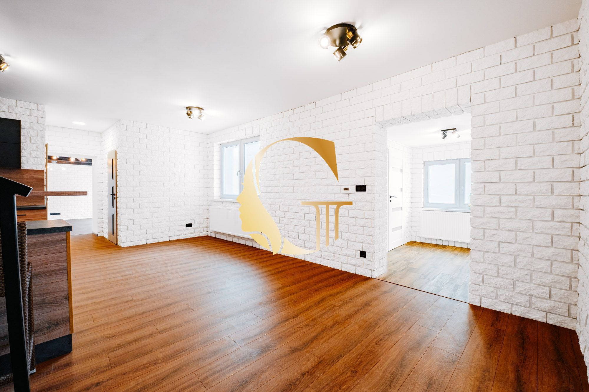 GODDESS PROPERTY – rezerované – PREDAJ – 6 izbový rodinný dom – parkovanie – PAŽITNÁ ulica – ŠAMORÍN