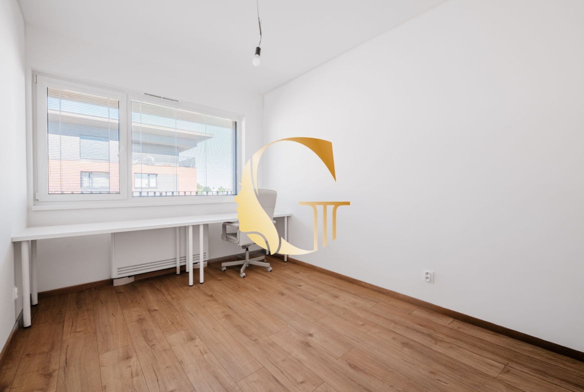 GODDESS PROPERTY – rezervované – PREDAJ 3 izbový byt 60 m2 s TERASOU 13,5 m2 – 2x parking a pivnica – Slnečnicová ulica – novostavba FLORET – ROVINKA