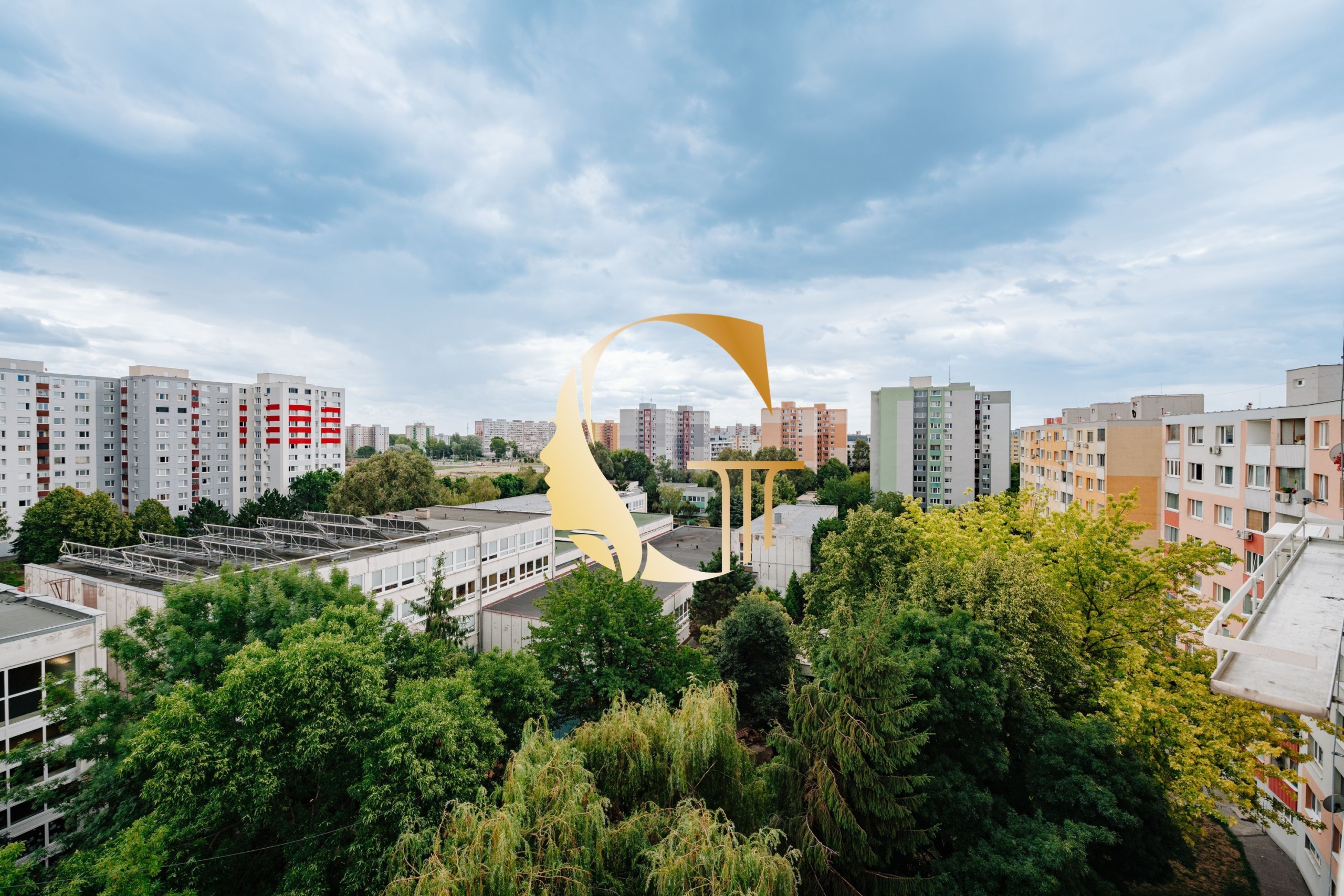 GODDESS PROPERTY – rezervované  – PREDAJ 4 izbový byt 85 m2 – LOGGIA – moderne zariadený – kompletná rekonštrukcia – TUPOLEVOVA ulica – Petržalka