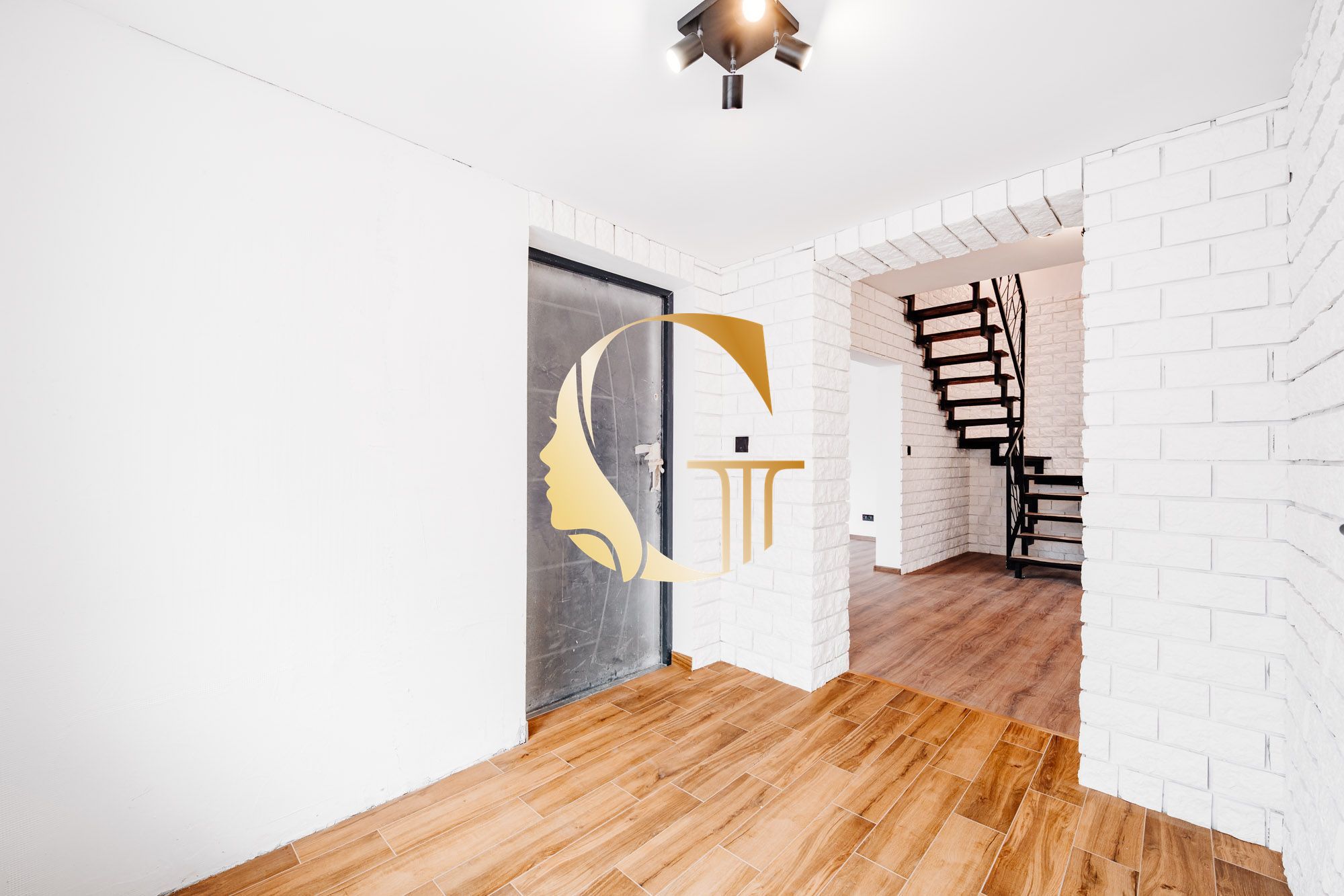 GODDESS PROPERTY – rezerované – PREDAJ – 6 izbový rodinný dom – parkovanie – PAŽITNÁ ulica – ŠAMORÍN