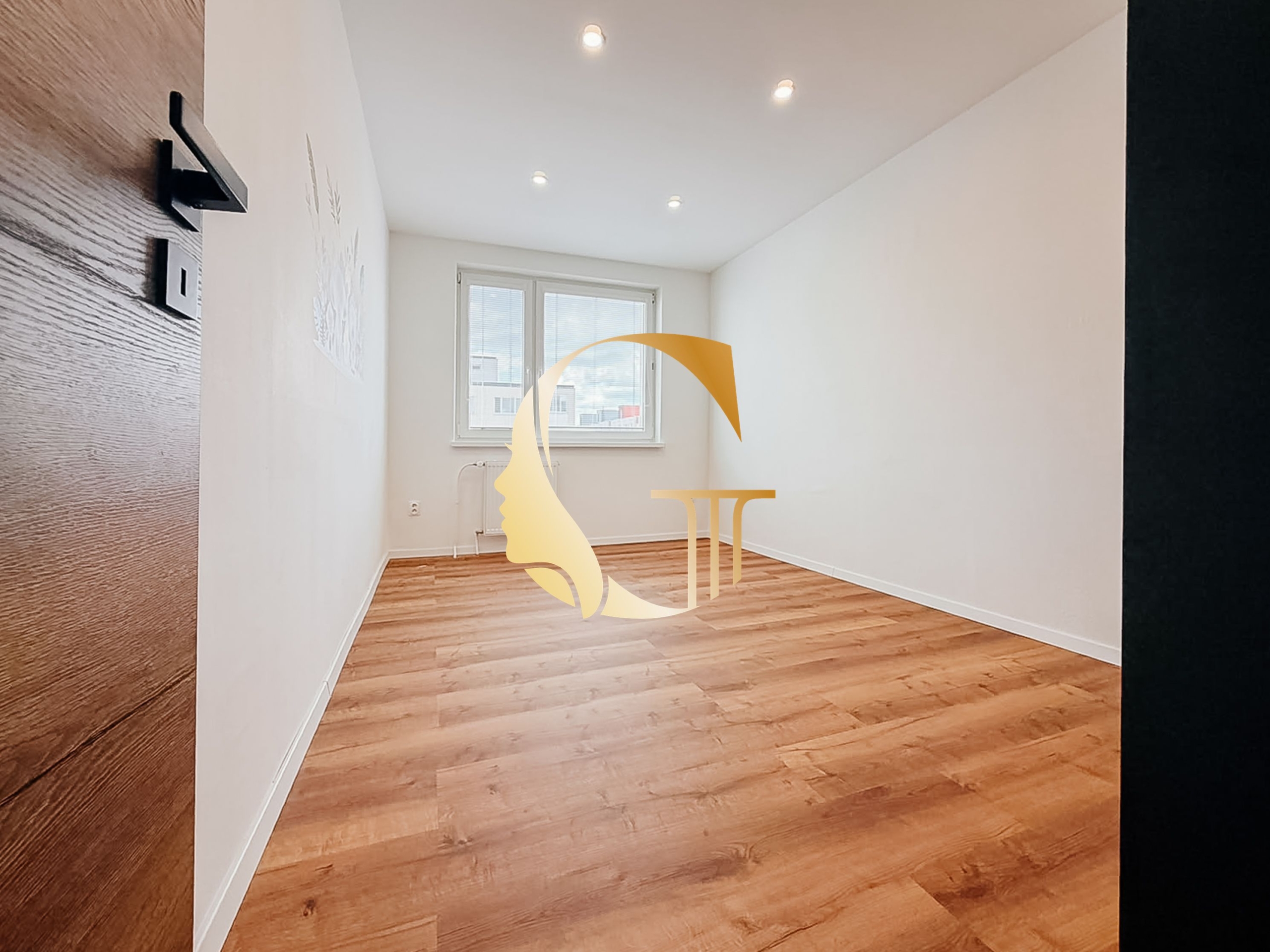 GODDESS PROPERTY – exkluzívne – PREDAJ 4 izbový byt 85 m2 – LOGGIA – moderný – kompletná rekonštrukcia – PLANCKOVA ulica – Petržalka