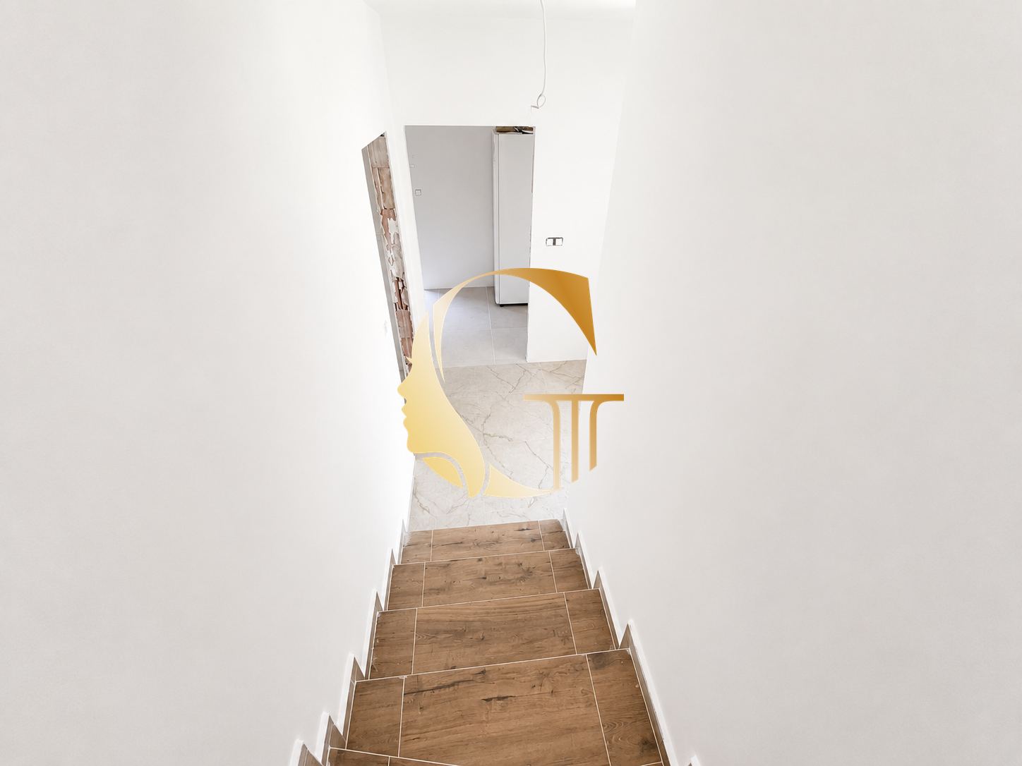 GODDESS PROPERTY – rezervované – moderný 3-izbový mezonetový byt – NOVOSTAVBA -1 parking – záhrada 58 m2 – Topoľová ulica –  ROVINKA