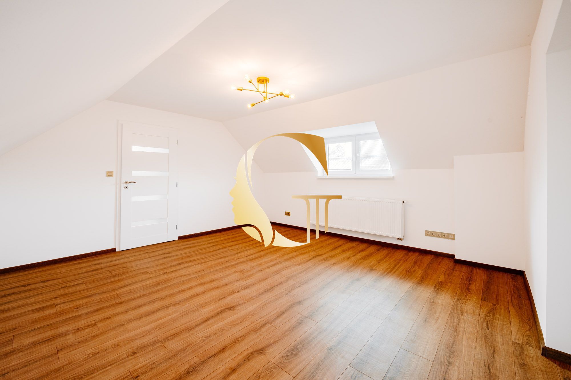 GODDESS PROPERTY – rezerované – PREDAJ – 6 izbový rodinný dom – parkovanie – PAŽITNÁ ulica – ŠAMORÍN
