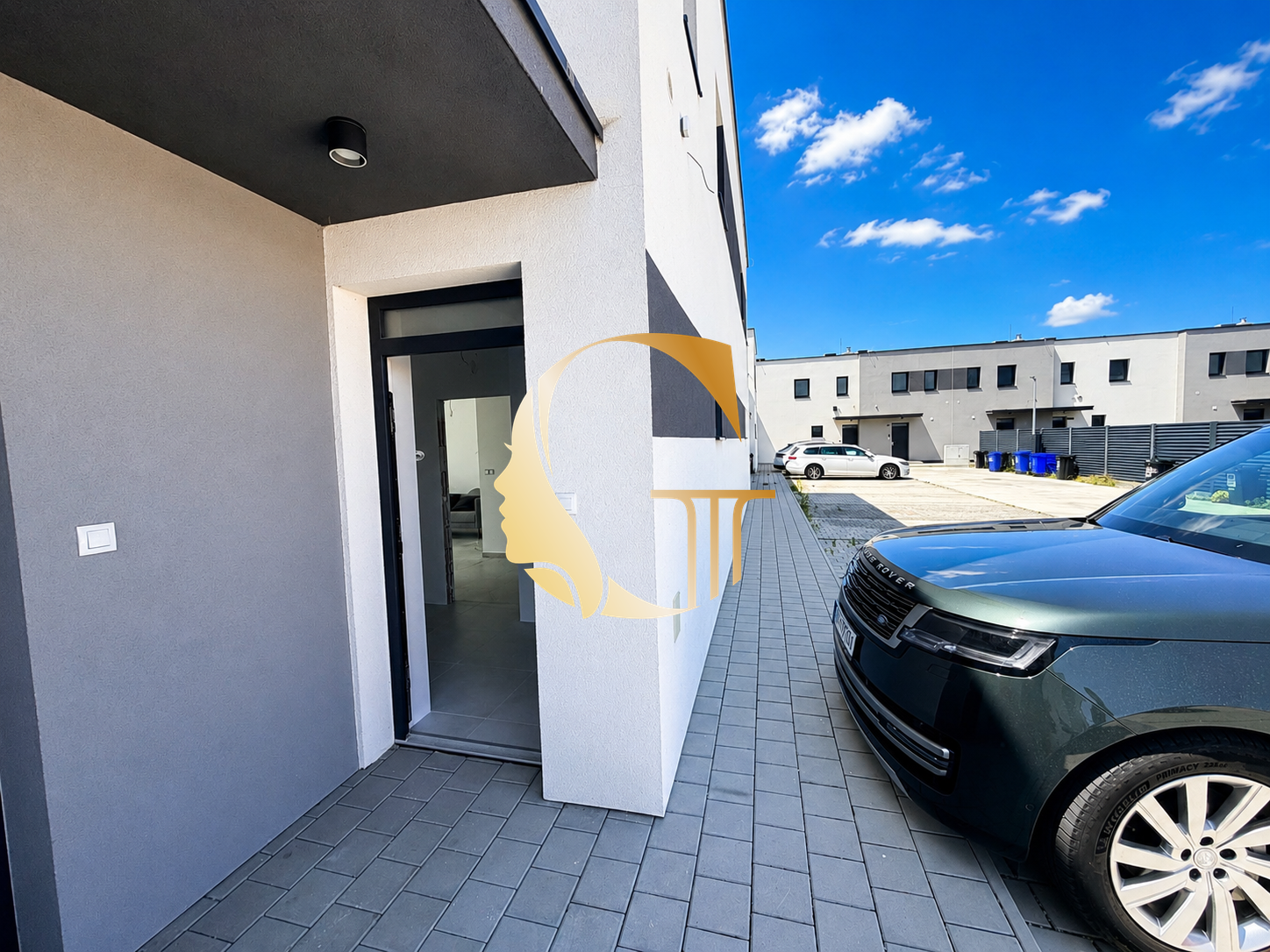 GODDESS PROPERTY – rezervované – moderný 3-izbový mezonetový byt – NOVOSTAVBA -1 parking – záhrada 58 m2 – Topoľová ulica –  ROVINKA