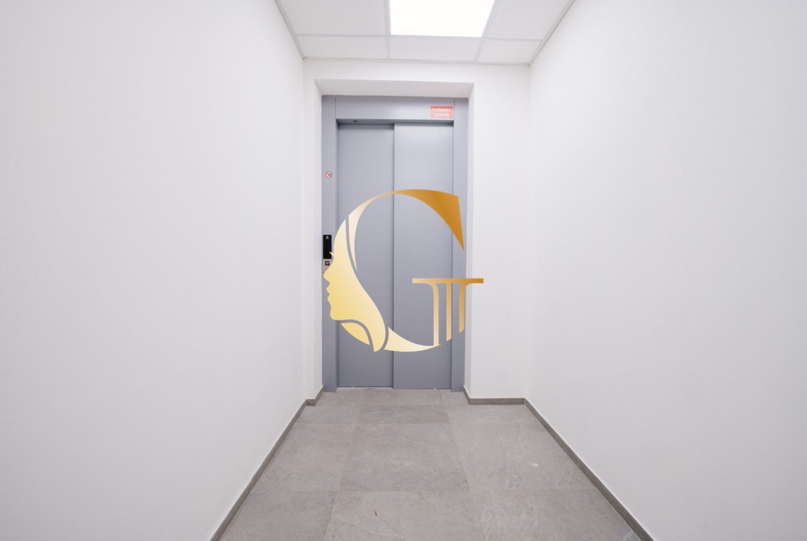 GODDESS PROPERTY – rezervované – PREDAJ 3 izbový byt 60 m2 s TERASOU 13,5 m2 – 2x parking a pivnica – Slnečnicová ulica – novostavba FLORET – ROVINKA