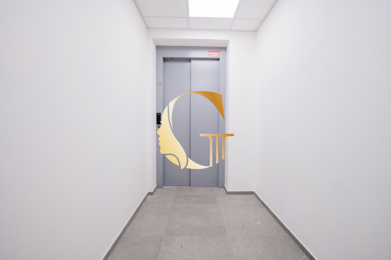 GODDESS PROPERTY – rezervované – PREDAJ 3 izbový byt 60 m2 s TERASOU 13,5 m2 – 2x parking a pivnica – Slnečnicová ulica – novostavba FLORET – ROVINKA