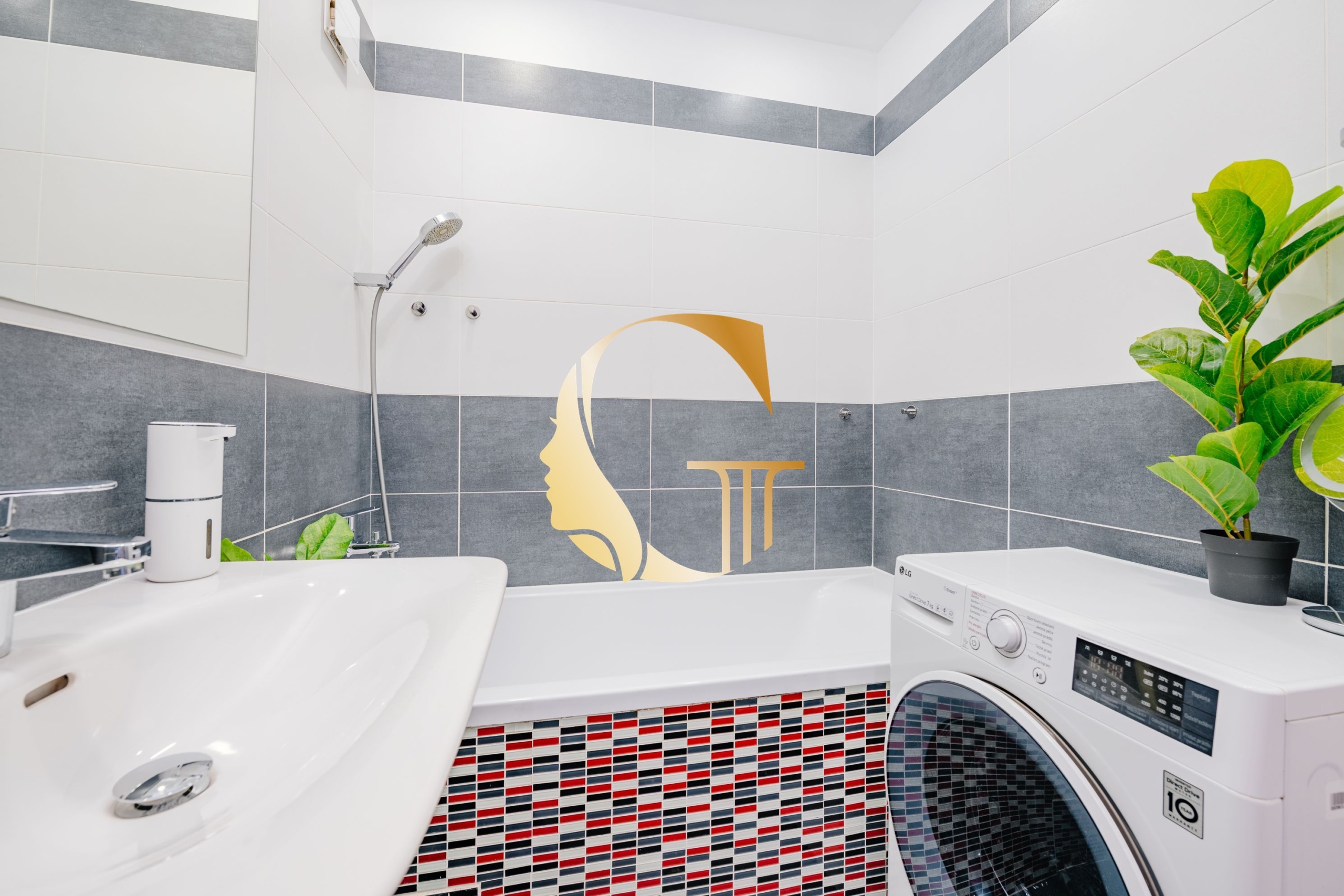 GODDESS PROPERTY – rezervované  – PREDAJ 4 izbový byt 85 m2 – LOGGIA – moderne zariadený – kompletná rekonštrukcia – TUPOLEVOVA ulica – Petržalka