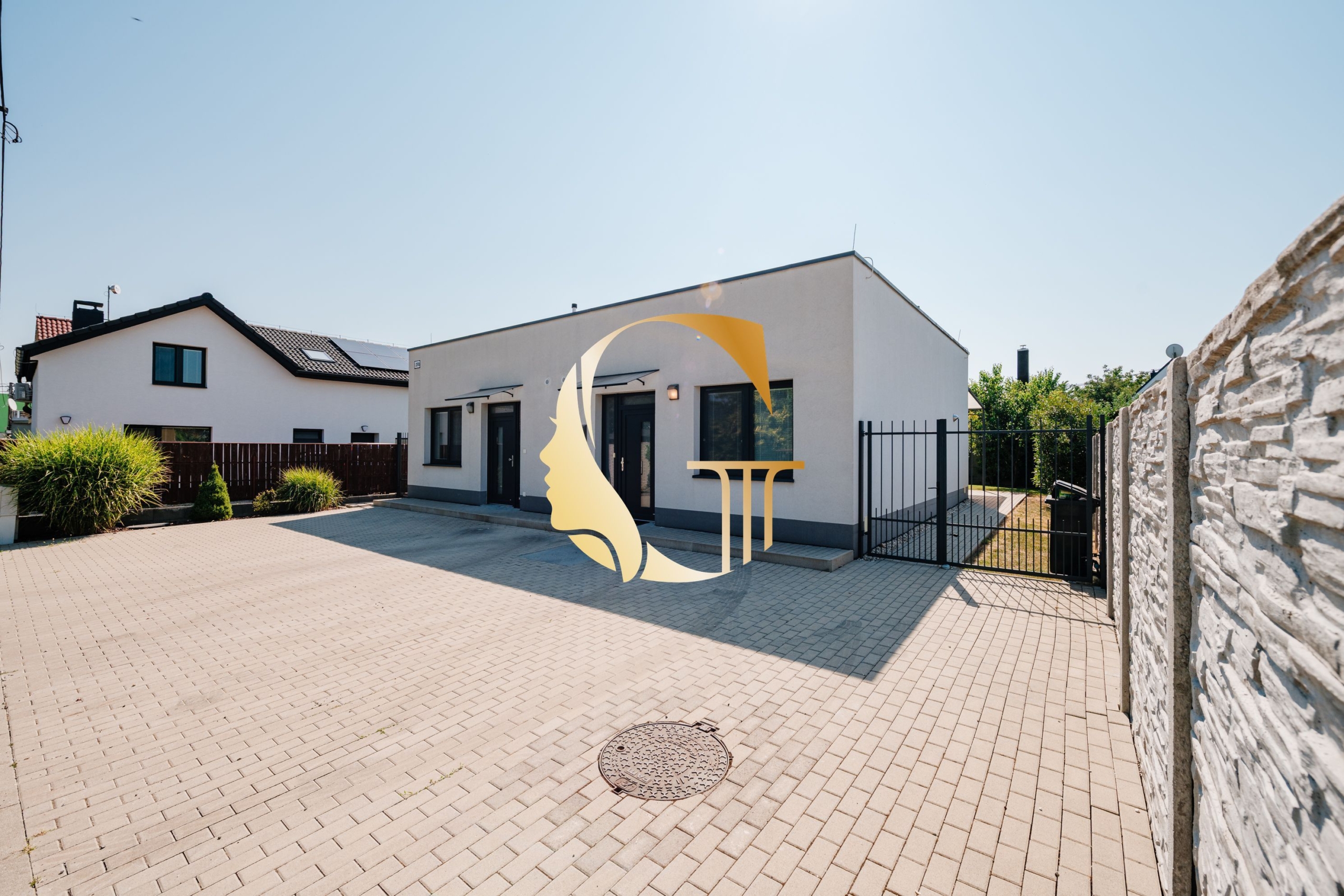 GODDESS PROPERTY – exkluzívne – PREDAJ – moderný – samostatne stojaci 4-izbový rodinný DOM 106 m2 – pozemok 292 m2 – Majerské Záhrady – VRAKUŇA