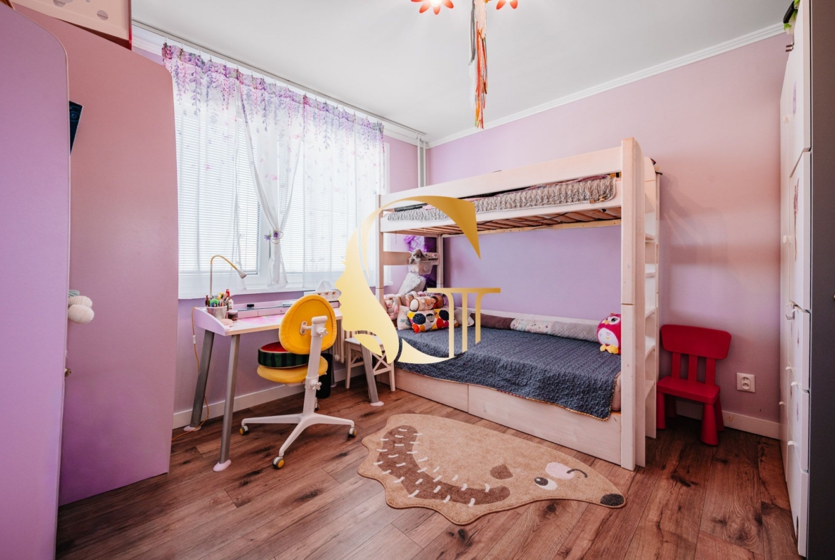GODDESS PROPERTY – exkluzívne – PREDAJ 4 izbový byt 79 m2 – LOGGIA – atypický, moderný, zariadený – Hronská ulica – PODUNAJSKÉ BISKUPICE