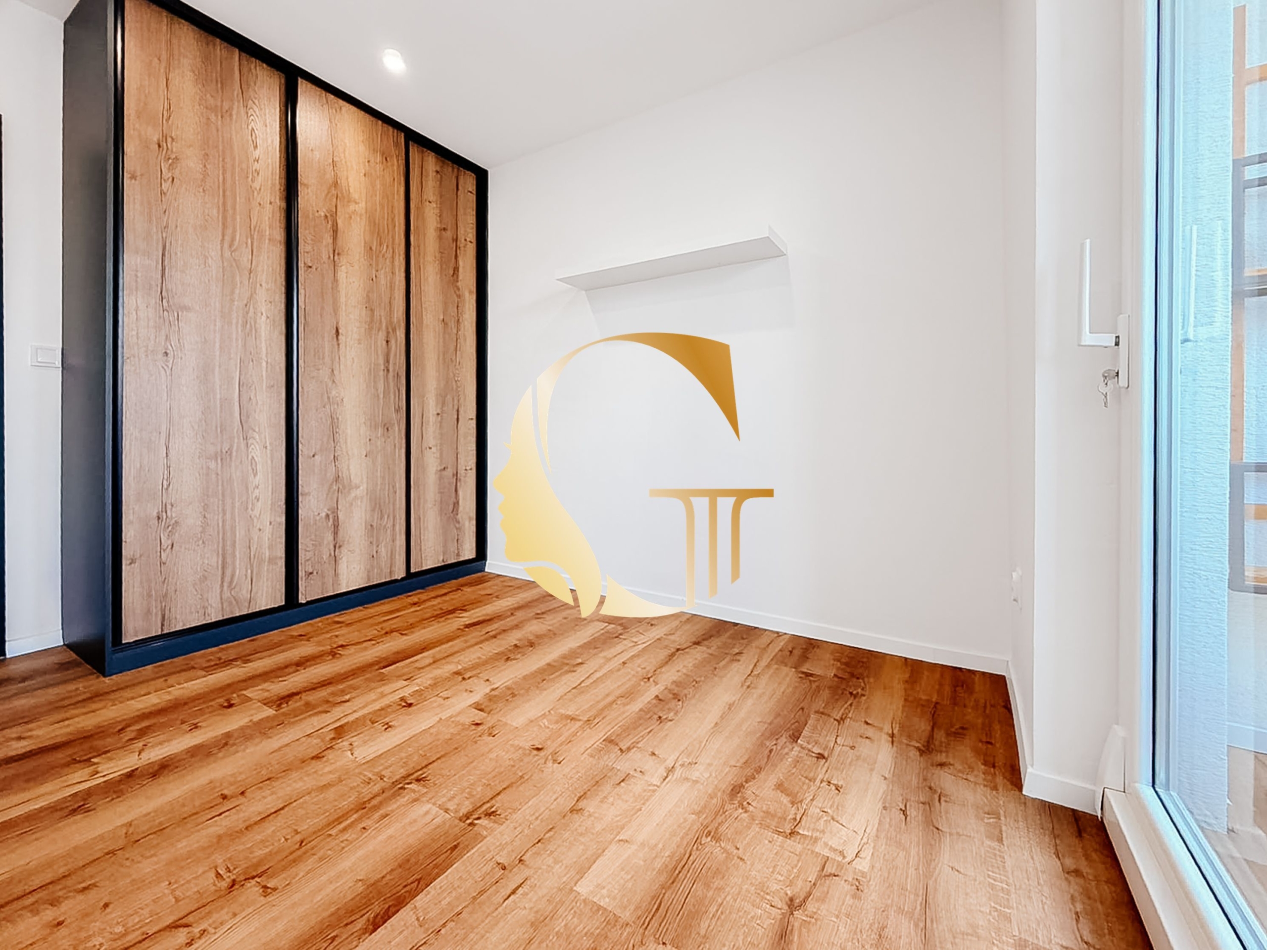 GODDESS PROPERTY – exkluzívne – PREDAJ 4 izbový byt 85 m2 – LOGGIA – moderný – kompletná rekonštrukcia – PLANCKOVA ulica – Petržalka