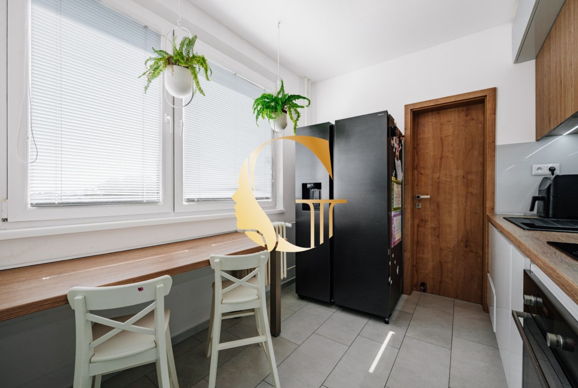 GODDESS PROPERTY – exkluzívne – PREDAJ 4 izbový byt 79 m2 – LOGGIA – atypický, moderný, zariadený – Hronská ulica – PODUNAJSKÉ BISKUPICE