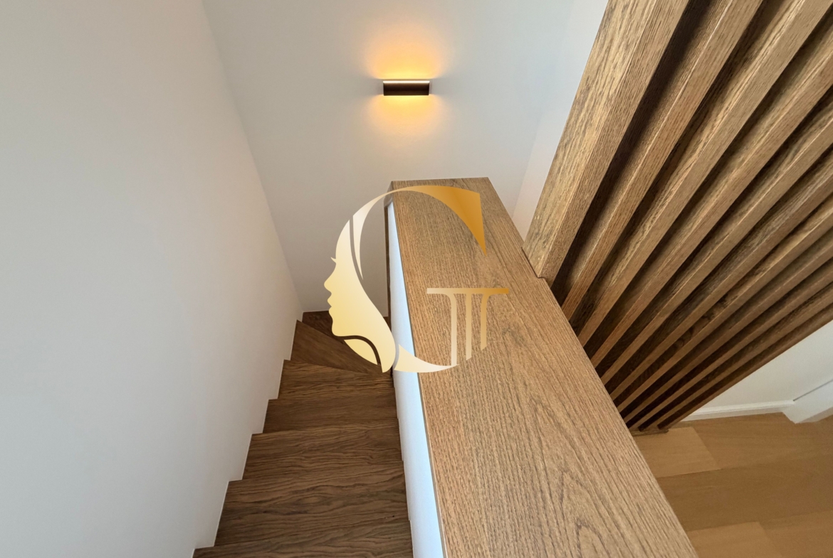 GODDESS PROPERTY – rezervované – moderný 3-izbový mezonetový byt – NOVOSTAVBA -1 parking – záhrada 58 m2 – Topoľová ulica –  ROVINKA