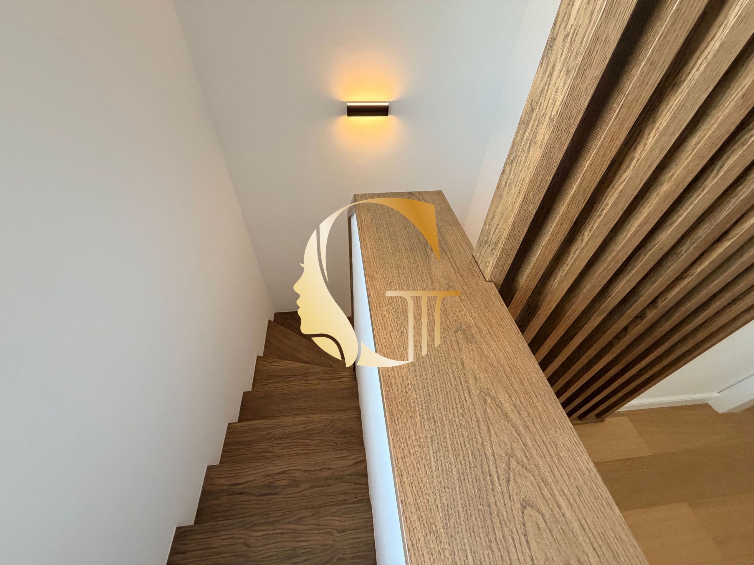 GODDESS PROPERTY – rezervované – moderný 3-izbový mezonetový byt – NOVOSTAVBA -1 parking – záhrada 58 m2 – Topoľová ulica –  ROVINKA