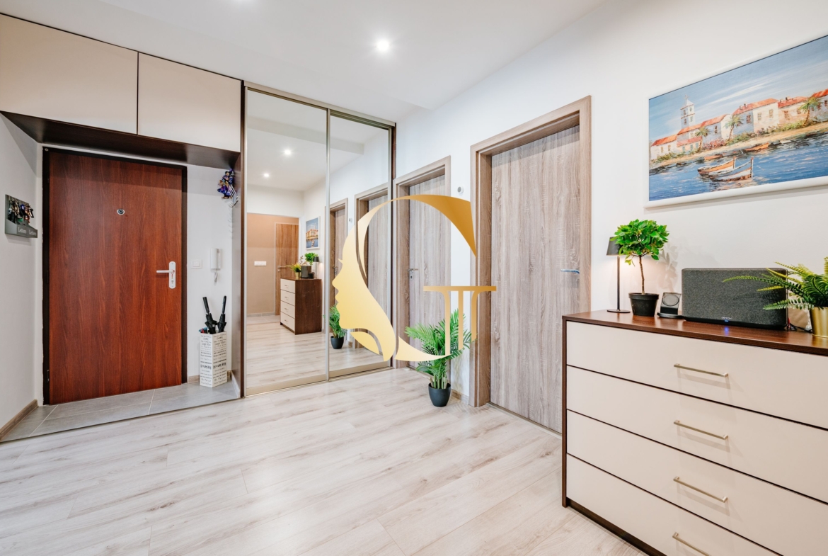 GODDESS PROPERTY – rezervované  – PREDAJ 4 izbový byt 85 m2 – LOGGIA – moderne zariadený – kompletná rekonštrukcia – TUPOLEVOVA ulica – Petržalka