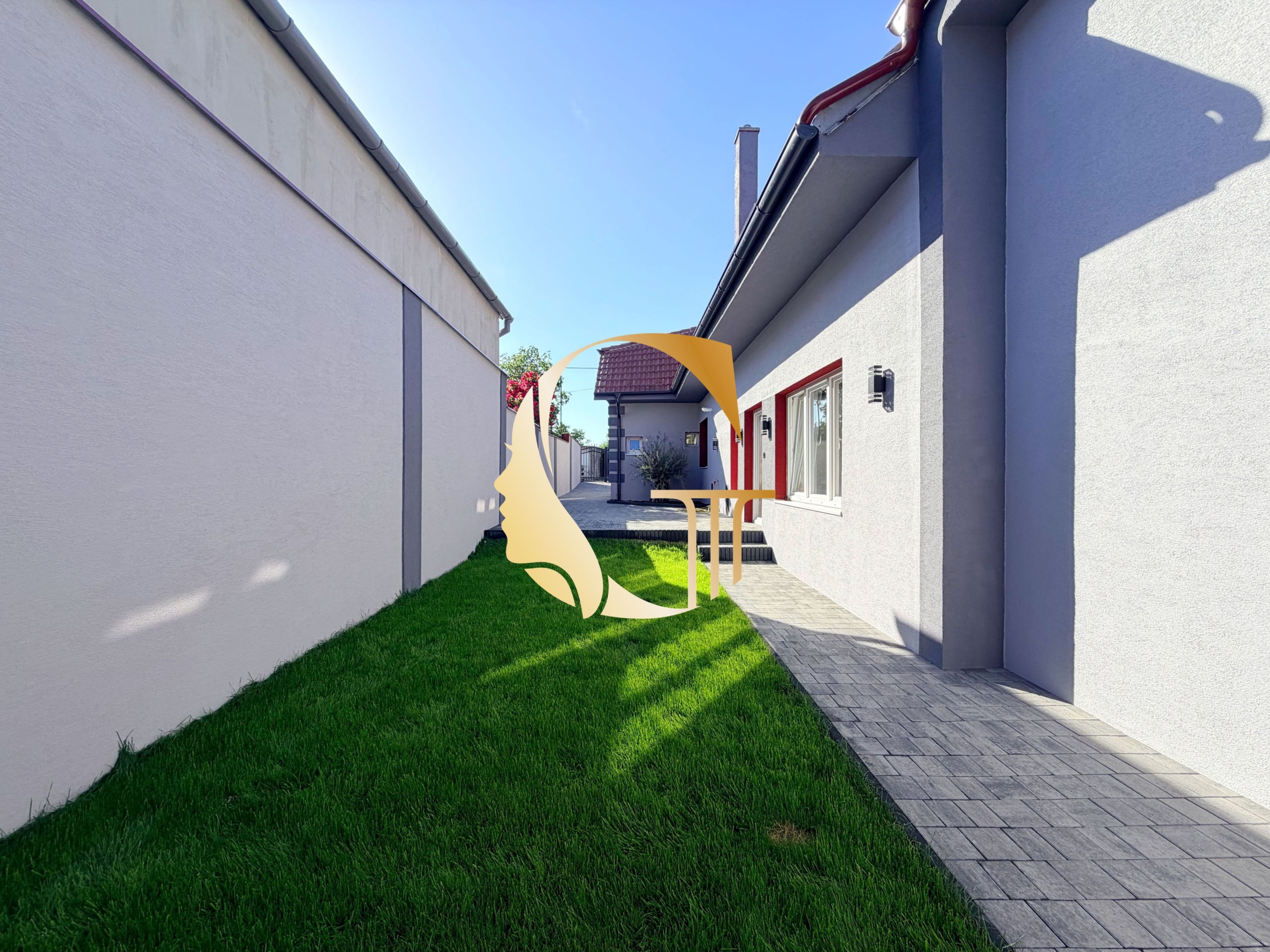 GODDESS PROPERTY – rezerované – PREDAJ – 6 izbový rodinný dom – parkovanie – PAŽITNÁ ulica – ŠAMORÍN