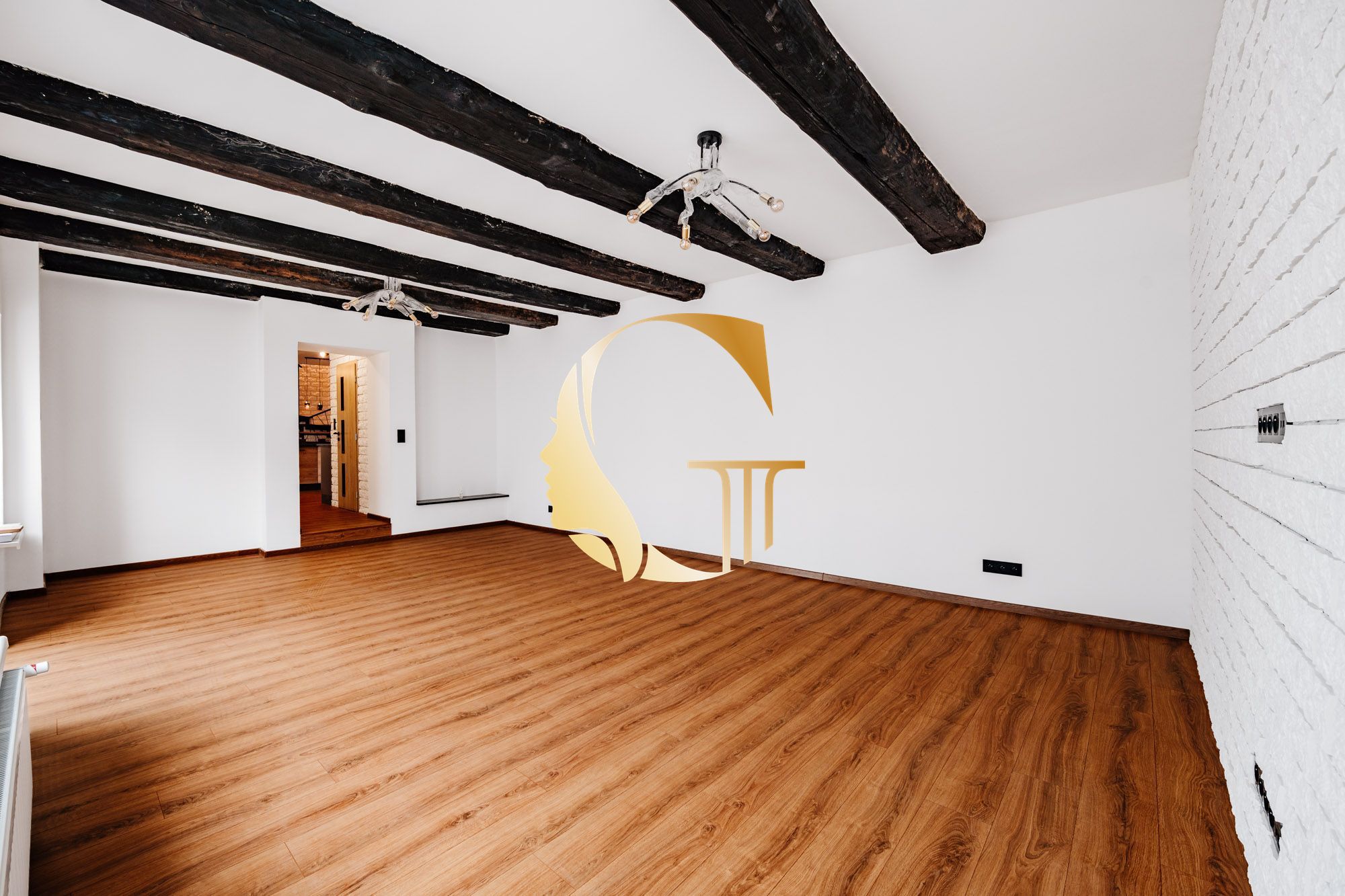 GODDESS PROPERTY – rezerované – PREDAJ – 6 izbový rodinný dom – parkovanie – PAŽITNÁ ulica – ŠAMORÍN