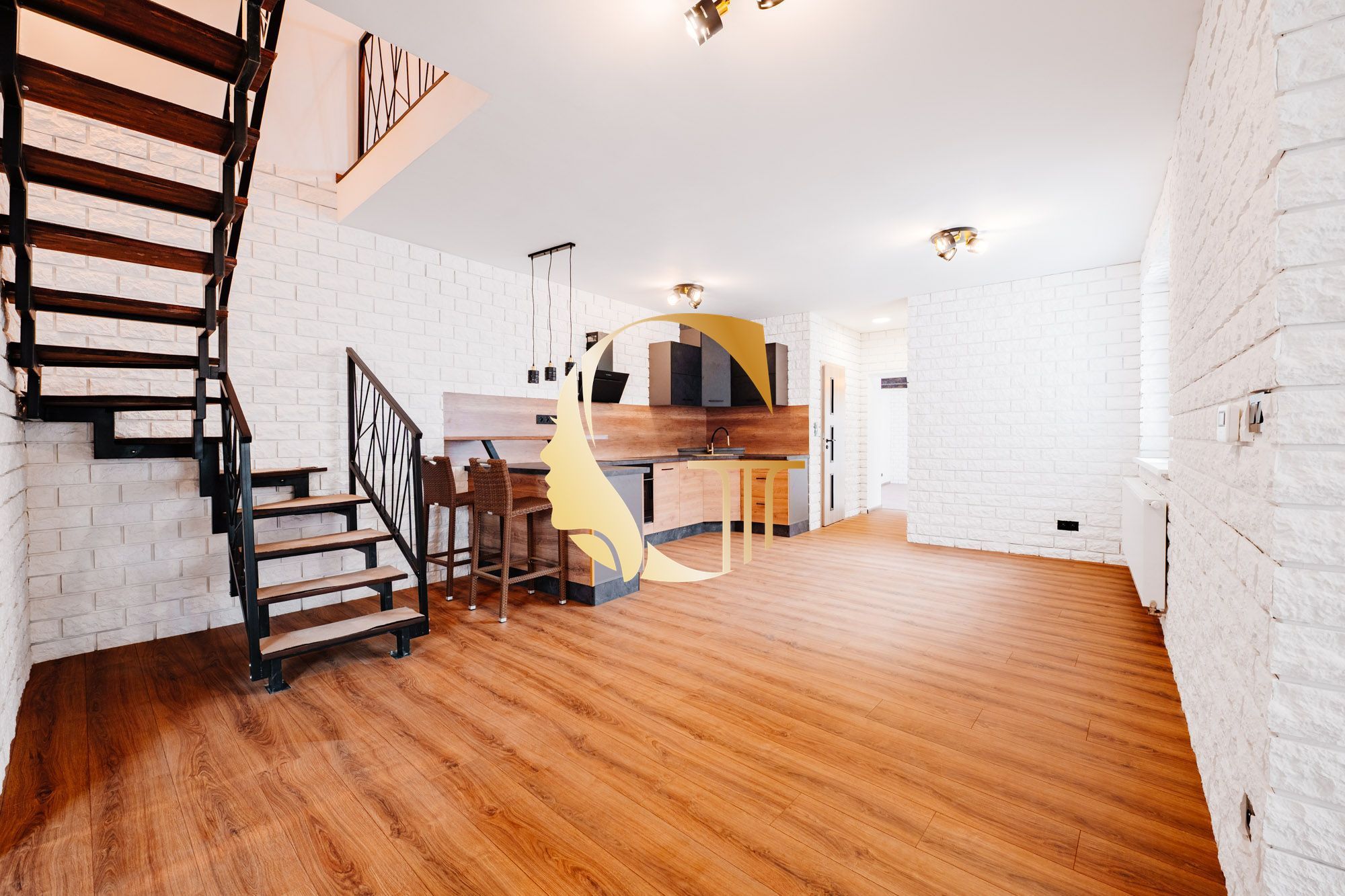 GODDESS PROPERTY – rezerované – PREDAJ – 6 izbový rodinný dom – parkovanie – PAŽITNÁ ulica – ŠAMORÍN