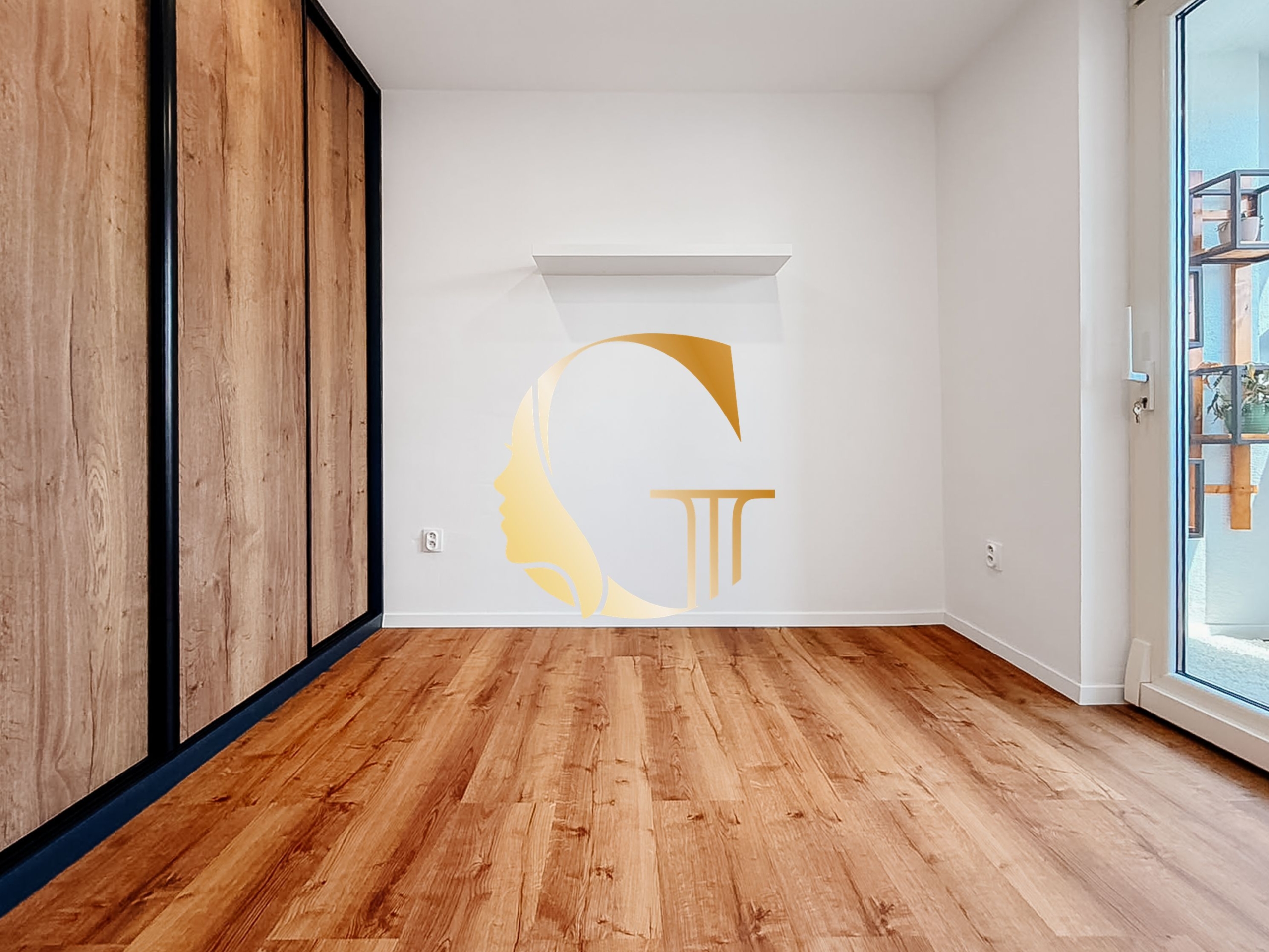 GODDESS PROPERTY – exkluzívne – PREDAJ 4 izbový byt 85 m2 – LOGGIA – moderný – kompletná rekonštrukcia – PLANCKOVA ulica – Petržalka