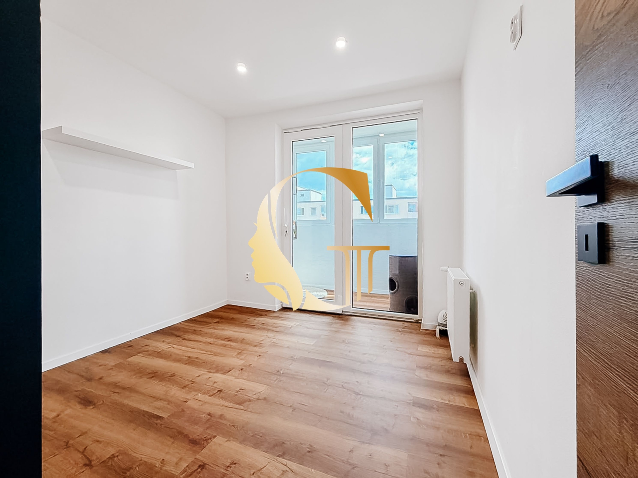 GODDESS PROPERTY – exkluzívne – PREDAJ 4 izbový byt 85 m2 – LOGGIA – moderný – kompletná rekonštrukcia – PLANCKOVA ulica – Petržalka