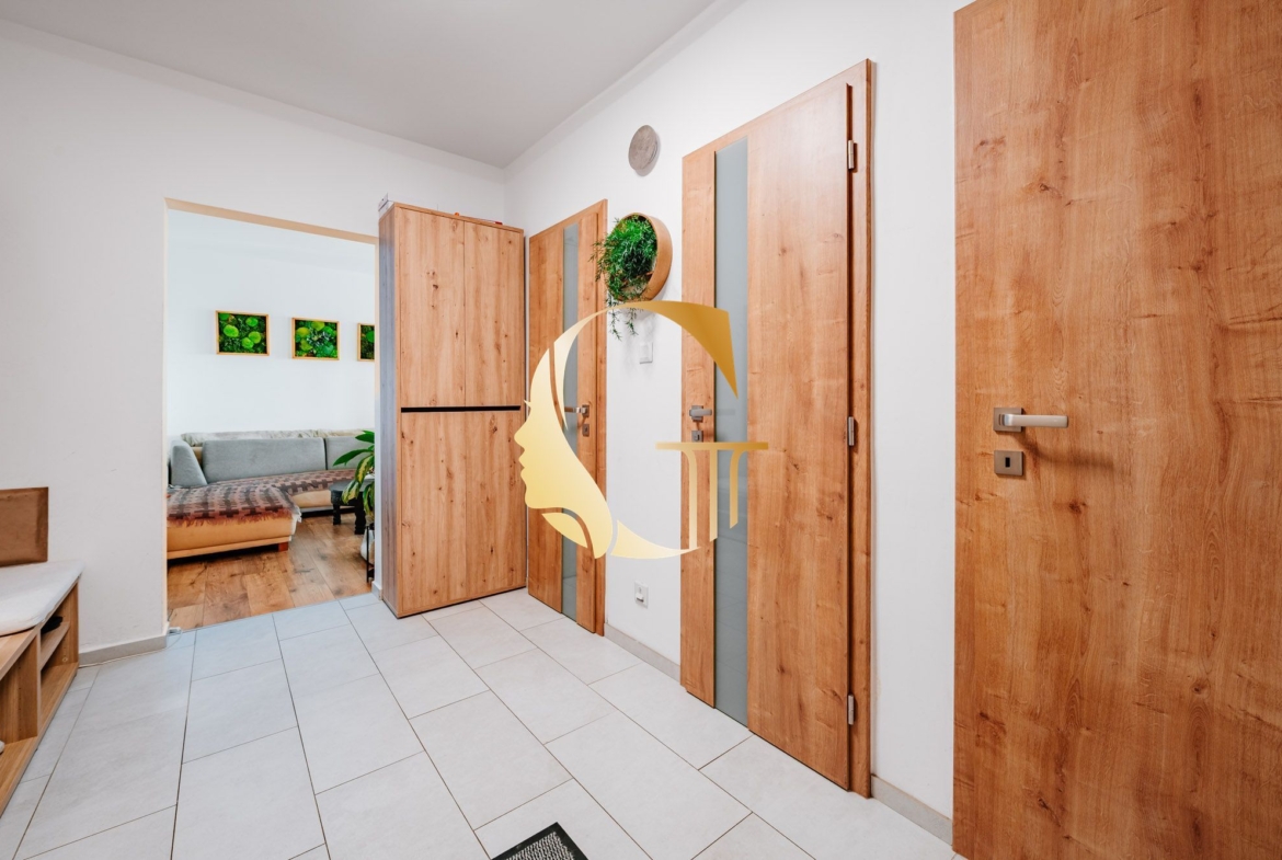 GODDESS PROPERTY – exkluzívne – PREDAJ 4 izbový byt 79 m2 – LOGGIA – atypický, moderný, zariadený – Hronská ulica – PODUNAJSKÉ BISKUPICE