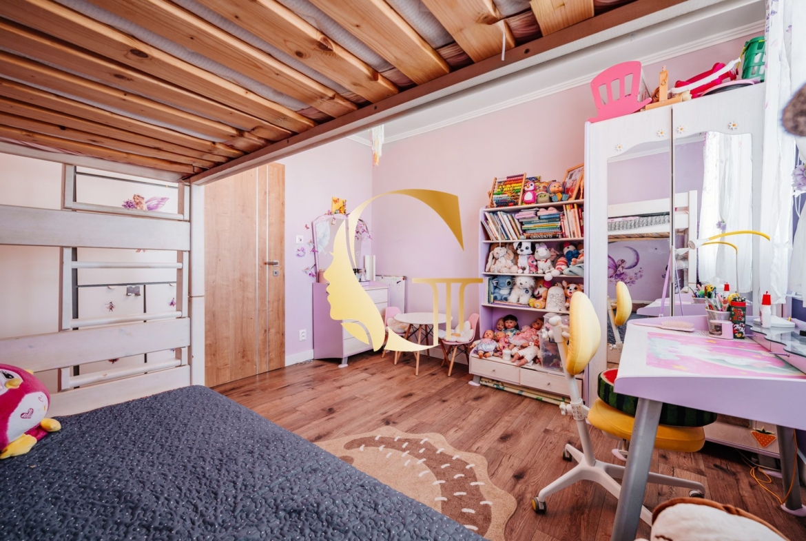 GODDESS PROPERTY – exkluzívne – PREDAJ 4 izbový byt 79 m2 – LOGGIA – atypický, moderný, zariadený – Hronská ulica – PODUNAJSKÉ BISKUPICE
