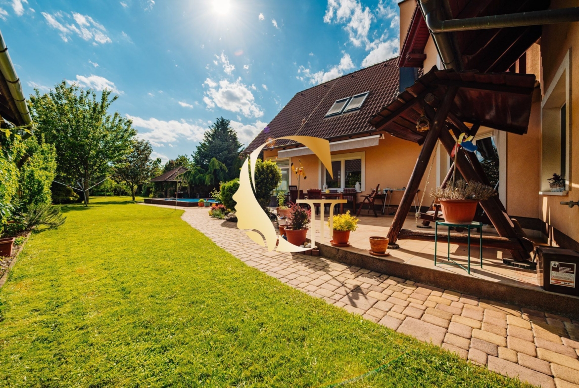 GODDESS PROPERTY – PREDAJ – 5 izbový rodinný dom s BAZÉNOM a s DVOJGARÁŽOU – 10x parkovanie – Padlých hrdinov – PODUNAJSKÉ BISKUPICE