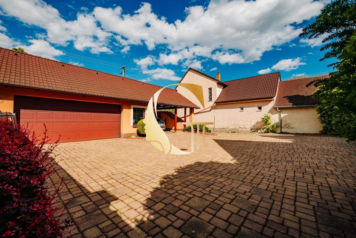 GODDESS PROPERTY – PREDAJ – 5 izbový rodinný dom s BAZÉNOM a s DVOJGARÁŽOU – 10x parkovanie – Padlých hrdinov – PODUNAJSKÉ BISKUPICE