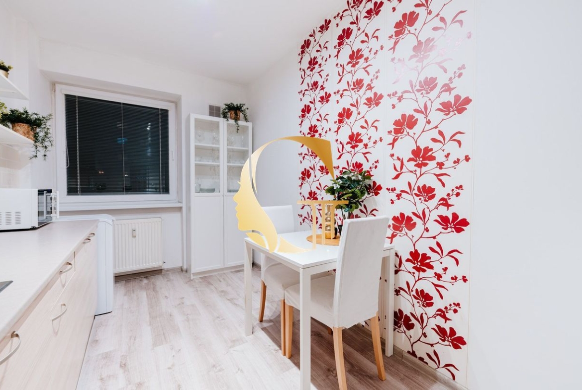 GODDESS PROPERTY – exkluzívne – PRENÁJOM – zrekonštruovaný 2-izbový 54 m2 s výťahom – Vazovová ulica – Staré Mesto