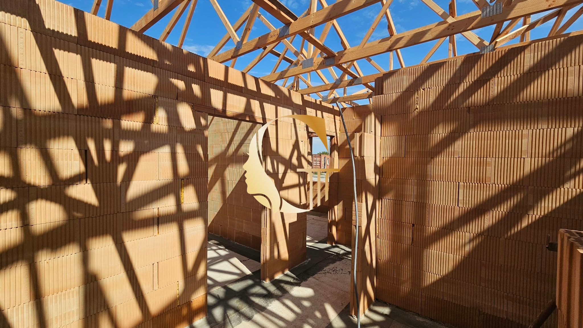GODDESS PROPERTY – exkluzívne – PREDAJ 4 izbový BYT v dvojdome – 117 m2 – záhrada 400 m2 – 3x parking – prevedenie  ŠTANDARD – OĽDZA