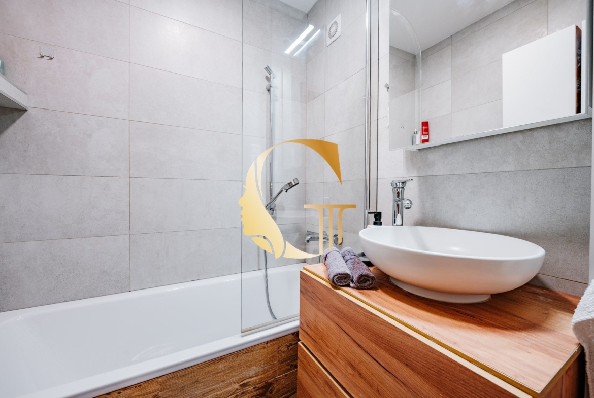 GODDESS PROPERTY – exkluzívne – PREDAJ 4 izbový byt 79 m2 – LOGGIA – atypický, moderný, zariadený – Hronská ulica – PODUNAJSKÉ BISKUPICE