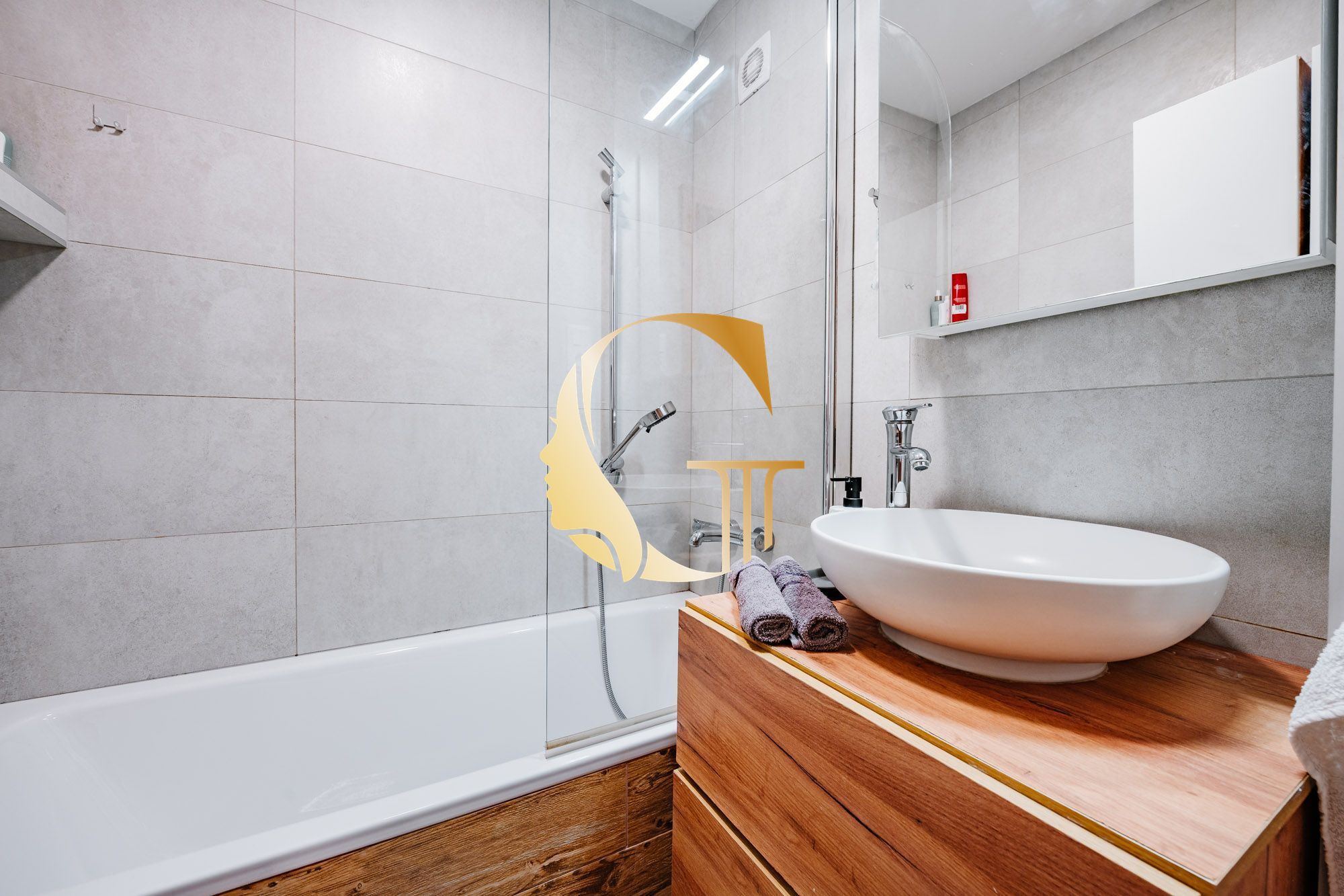 GODDESS PROPERTY – exkluzívne – PREDAJ 4 izbový byt 79 m2 – LOGGIA – atypický, moderný, zariadený – Hronská ulica – PODUNAJSKÉ BISKUPICE