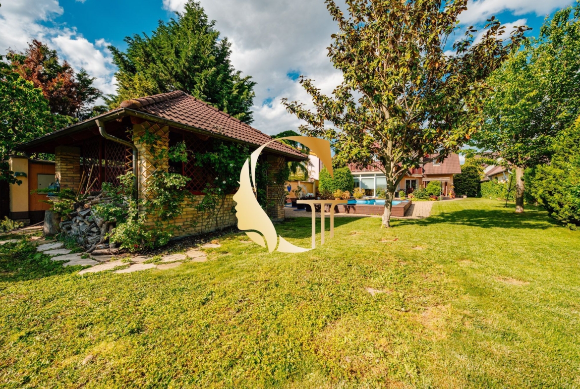 GODDESS PROPERTY – PREDAJ – 5 izbový rodinný dom s BAZÉNOM a s DVOJGARÁŽOU – 10x parkovanie – Padlých hrdinov – PODUNAJSKÉ BISKUPICE